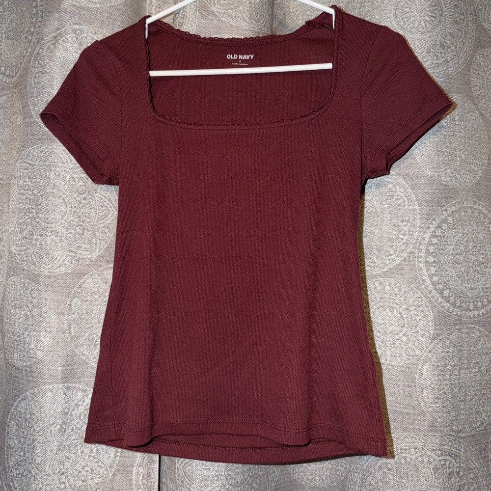 Old Navy Women's Burgundy Short Sleeve Tee
